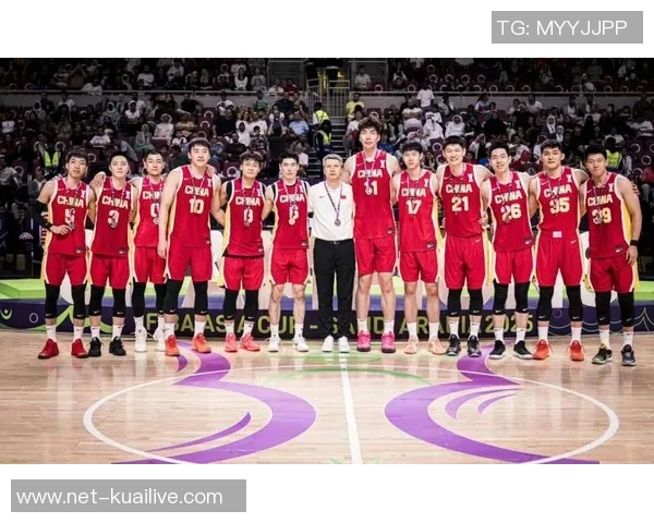 中国男篮亚锦赛对决香港队全力以赴争夺胜利展现团队精神 中国男篮亚锦赛对决香港队全力以赴争夺胜利展现团队精神